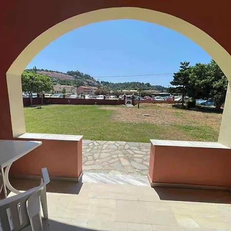 Exclusive Alexandra *